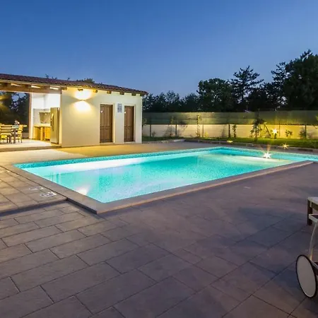 Вилла With Private Pool Quiet Location *