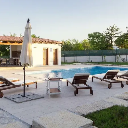 Вилла With Private Pool Quiet Location Hrboki