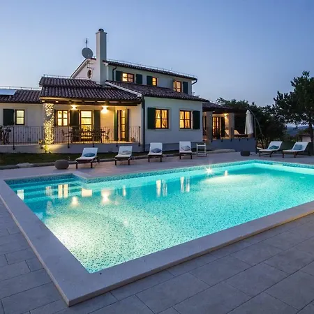 With Private Pool Quiet Location Вилла *
