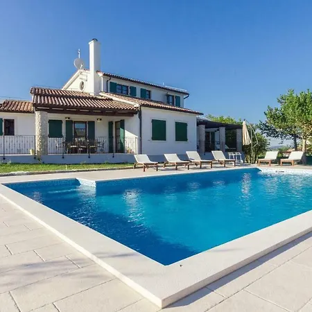 With Private Pool Quiet Location Hrboki