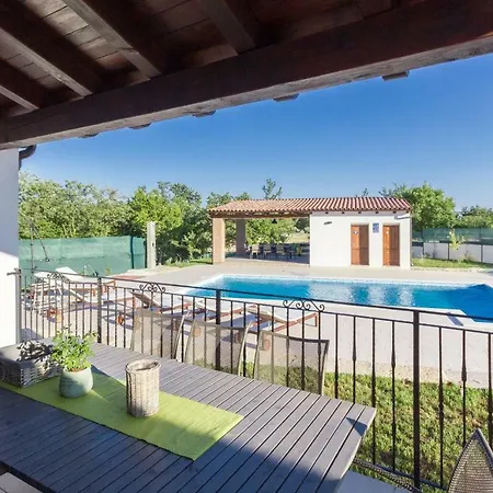 With Private Pool Quiet Location Hrboki