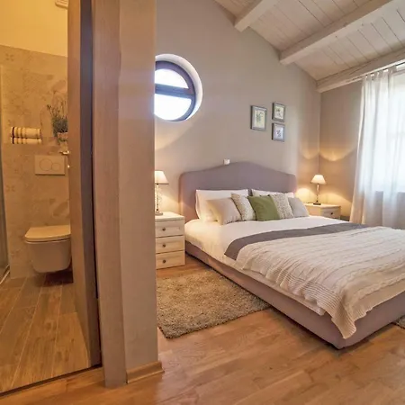 With Private Pool Quiet Location Вилла