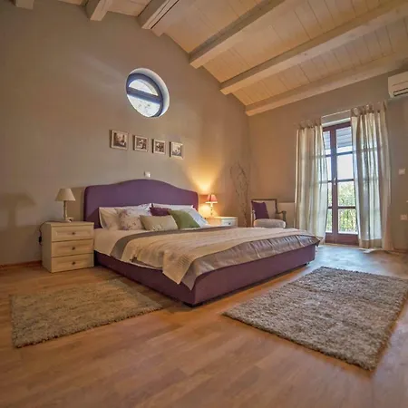 With Private Pool Quiet Location Вилла