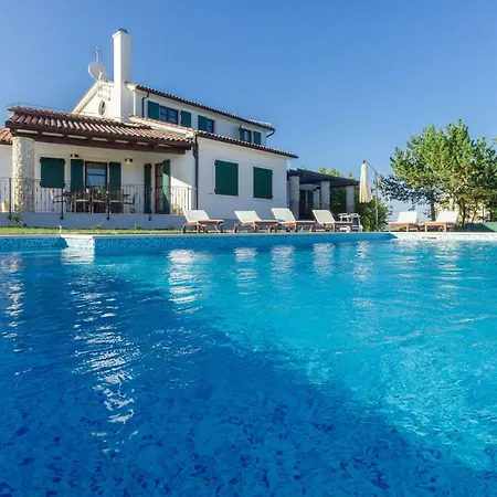 Вилла With Private Pool Quiet Location *