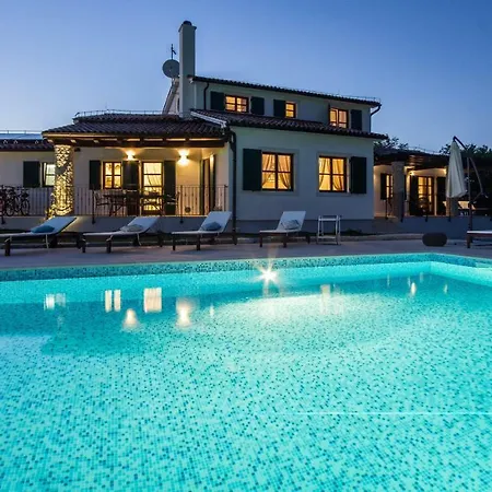 With Private Pool Quiet Location Вилла