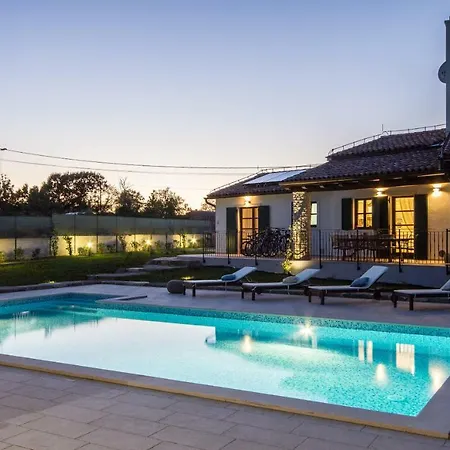 With Private Pool Quiet Location Вилла Hrboki