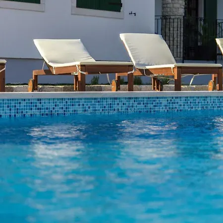 With Private Pool Quiet Location Hrboki
