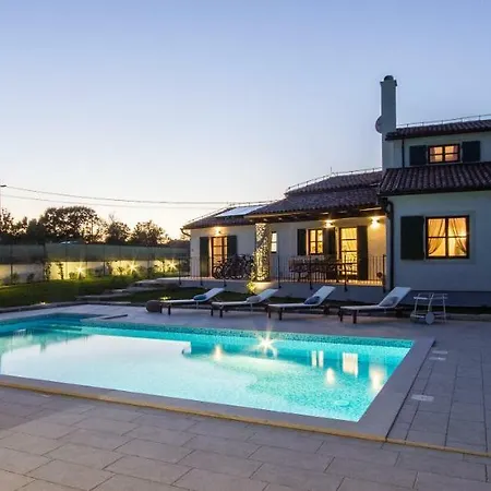 Вилла With Private Pool Quiet Location *