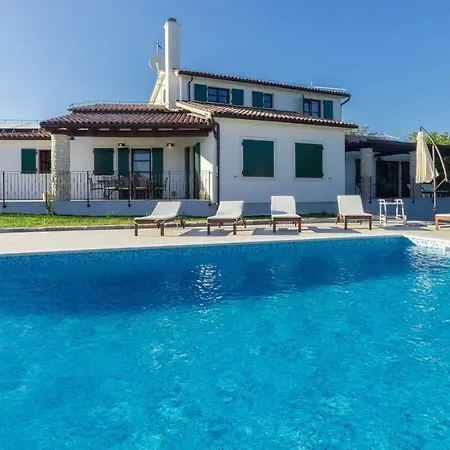With Private Pool Quiet Location