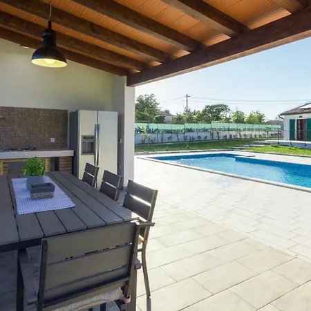 With Private Pool Quiet Location Вилла *