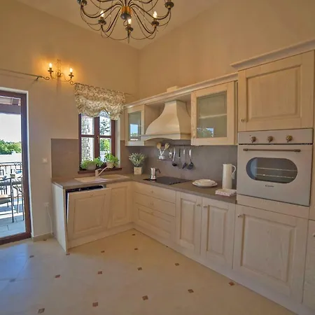 Вилла With Private Pool Quiet Location *
