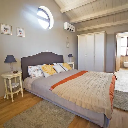 With Private Pool Quiet Location Вилла *
